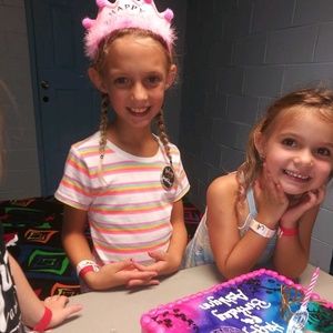 Meet your Posher, Rene